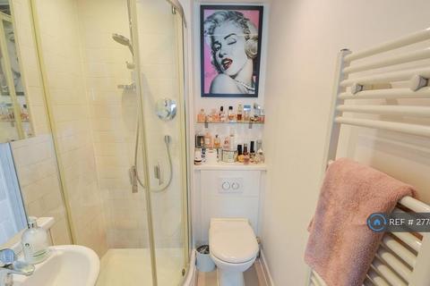 2 bedroom flat to rent, Datchet House, Hounslow, TW4