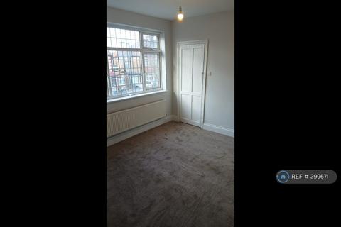 4 bedroom semi-detached house to rent, Exeter Road, London, N9