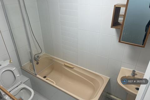 1 bedroom flat to rent, Chequers Close, London, NW9