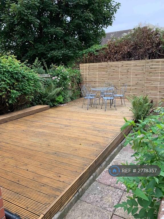 Private Decked Garden
