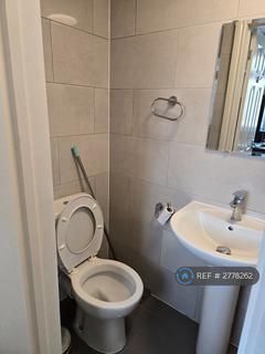 Studio to rent, Wycombe Road, Ilford, IG2