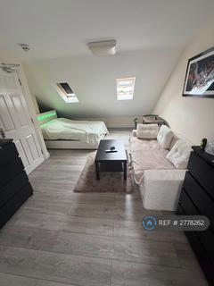 Studio to rent, Wycombe Road, Ilford, IG2