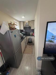 Studio to rent, Wycombe Road, Ilford, IG2