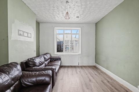 3 bedroom end of terrace house for sale, Brenchley Road, Rainham