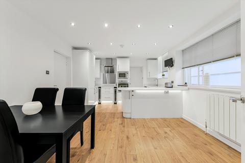 North Gate, Prince Albert Road, London, NW8