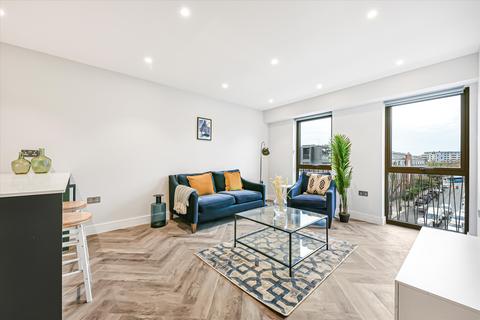 3 bedroom flat to rent, Kentish Town Road, London, NW1