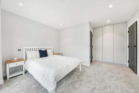 3 bedroom flat to rent, Kentish Town Road, London, NW1