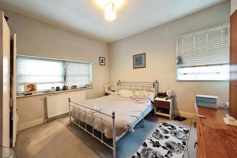 2 bedroom apartment for sale, Peach Street, Wokingham