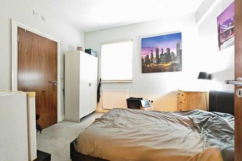 2 bedroom apartment for sale, Peach Street, Wokingham