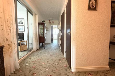 2 bedroom apartment for sale, Glengarry, East Beach, Lytham