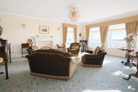 2 bedroom apartment for sale, Glengarry, East Beach, Lytham