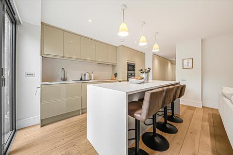 2 bedroom terraced house to rent, Parkhill Road, London NW3