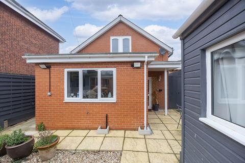 2 bedroom detached house for sale, Chiltern Road, Cheltenham GL52