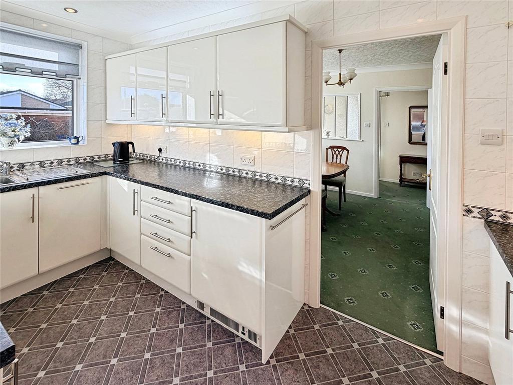 Kitchen / Dining