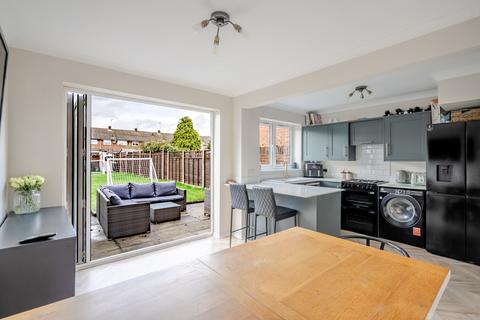 3 bedroom terraced house for sale, 24 Birfield Road, High Wycombe HP10 9TW