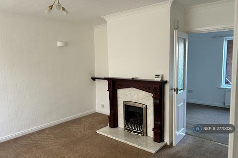 3 bedroom semi-detached house to rent, Thornhill Close, Walton, Wakefield, WF2