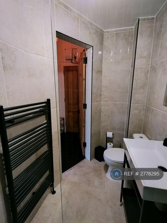Shower Room/Toilet