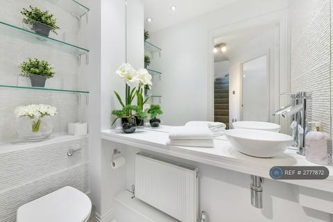 2 bedroom terraced house to rent, London, London, SW18