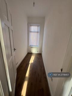 3 bedroom terraced house to rent, Copster Hill Road, Oldham, OL8