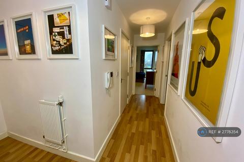 1 bedroom flat to rent, Bloemfontein Road, London, W12