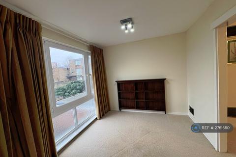 4 bedroom terraced house to rent, Turnpike Link, Croydon, CR0