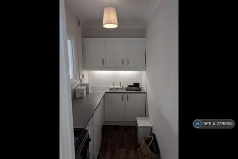 1 bedroom in a house share to rent, Teignmouth Road, London, NW2