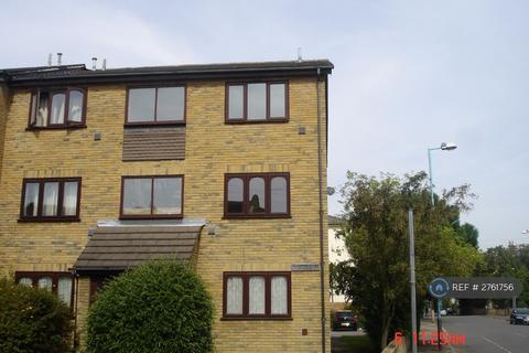 1 bedroom flat to rent, Heath Road, Hounslow, TW3