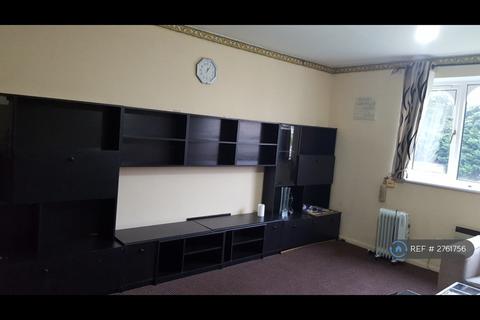 1 bedroom flat to rent, Heath Road, Hounslow, TW3