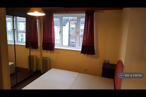 1 bedroom flat to rent, Heath Road, Hounslow, TW3
