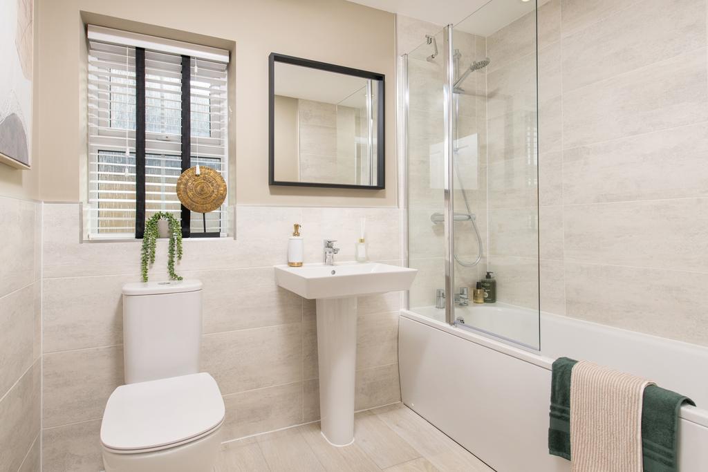 Inside view 4 bedroom Kirkdale main bathroom