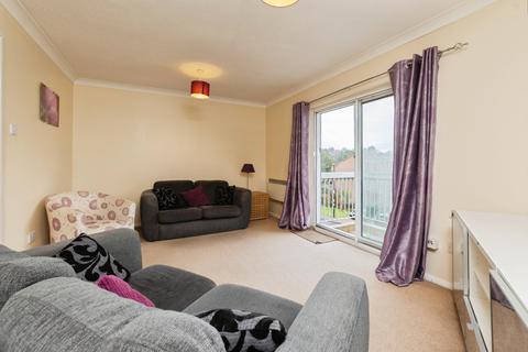 2 bedroom flat for sale, Theresas Walk, South Croydon, CR2