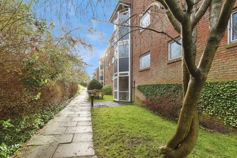 2 bedroom flat for sale, Theresas Walk, South Croydon, CR2