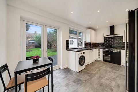 4 bedroom terraced house for sale, Knockholt Road, London SE9