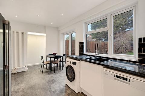 4 bedroom terraced house for sale, Knockholt Road, London SE9