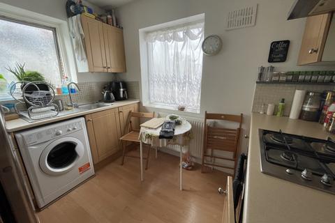 undefined, Western Avenue, Greenford, UB6