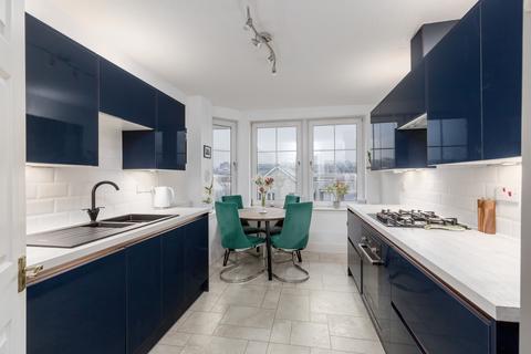 2 bedroom flat for sale, 7/20 Powderhall Brae, Edinburgh, EH7 4GE