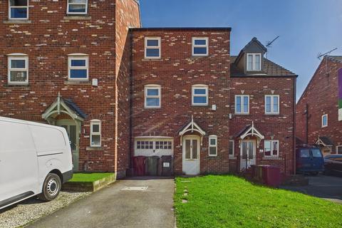 4 bedroom townhouse for sale, Pen Lane, Danesmoor