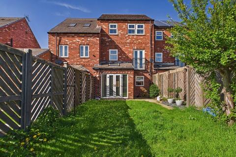 4 bedroom townhouse for sale, Pen Lane, Danesmoor