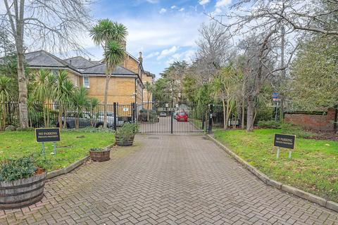 2 bedroom flat to rent, Hill House Mews, Bromley BR2