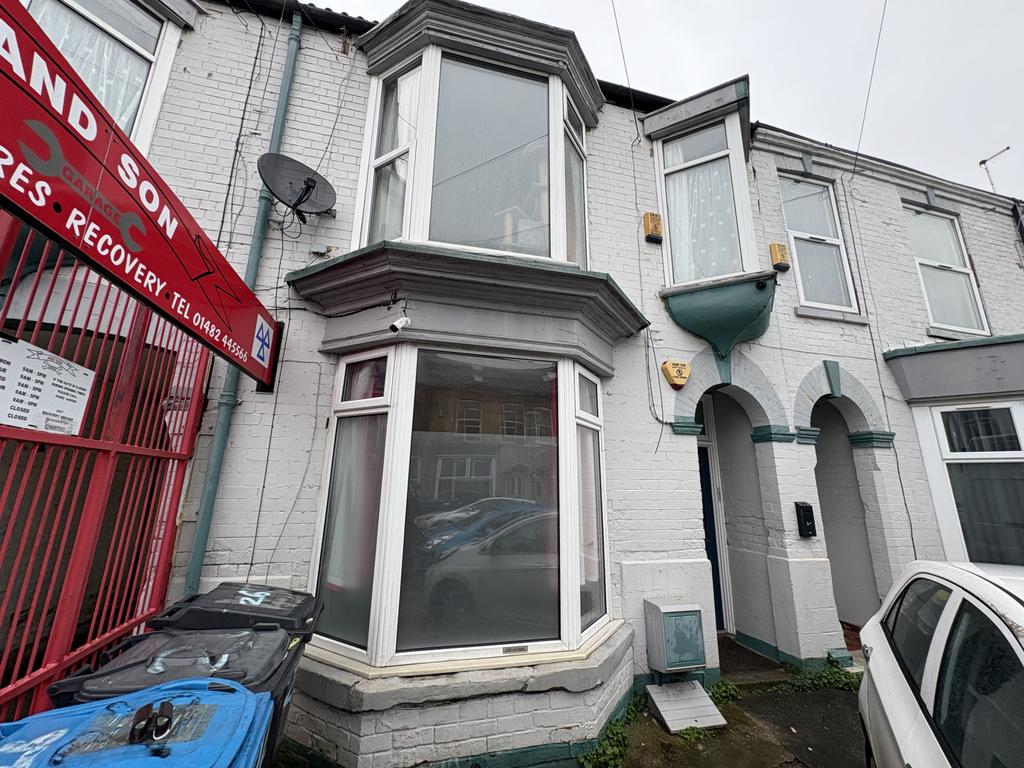 One bedroom ground floor flat