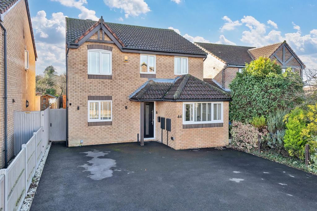 4 bedroom detached house for sale