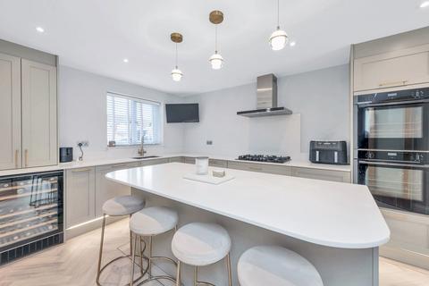 4 bedroom detached house for sale, Armingford Crescent, Royston SG8