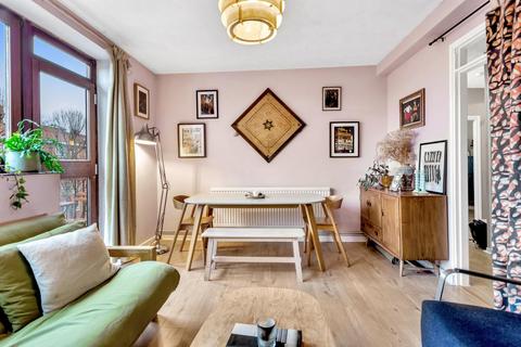 2 bedroom flat for sale, Shakspeare Walk, London, N16