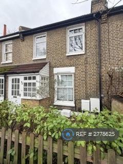 2 bedroom terraced house to rent, Lyveden Road, London, SE3