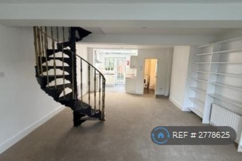 2 bedroom terraced house to rent, Lyveden Road, London, SE3