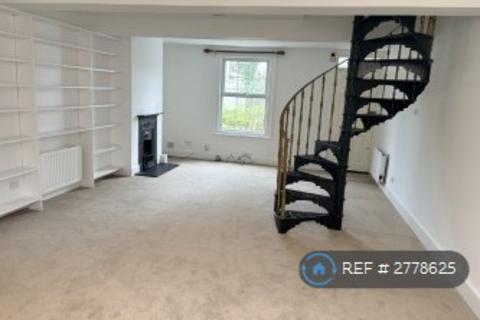 2 bedroom terraced house to rent, Lyveden Road, London, SE3