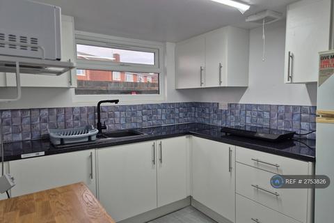 Studio to rent, Earley, Reading, RG6