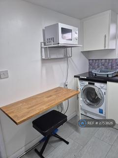 Studio to rent, Earley, Reading, RG6