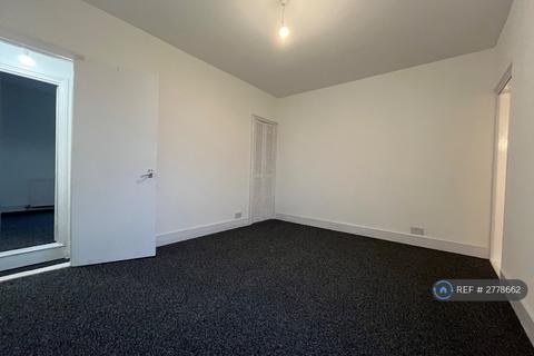 3 bedroom terraced house to rent, Gordon Road, Chatham, ME4