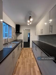 3 bedroom terraced house to rent, Gordon Road, Chatham, ME4